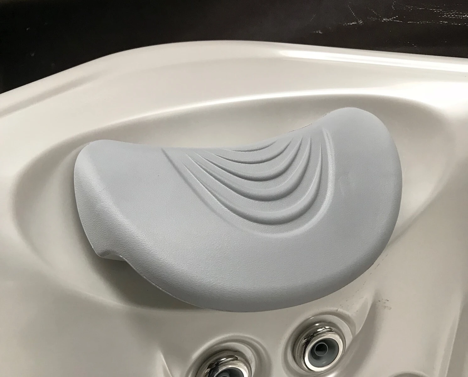 Hot Spring Propel (To 2019) Replacement Pillow 6 Hot Spring Propel (To 2019) Replacement Pillow - Image 4