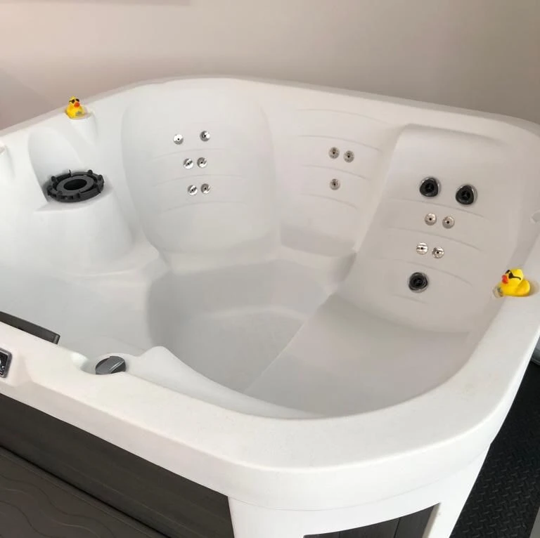 Off-Display (Worthing) Happy 25 Lounge - 5 Person Plug & Play Hot Tub 4 Off-Display (Worthing) Happy 25 Lounge - 5 Person Plug & Play Hot Tub - Image 2